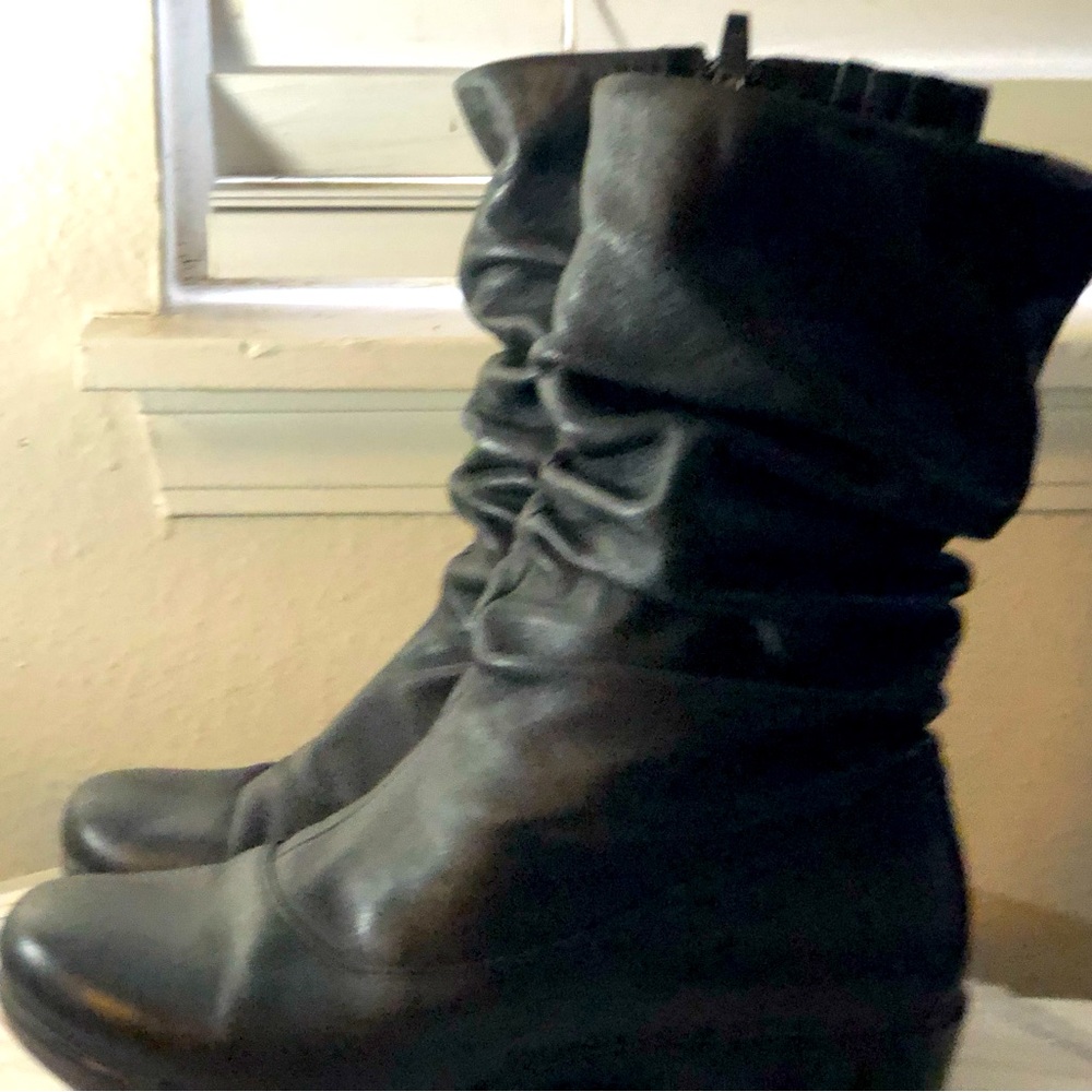Dansko Women's Black Suede 2 1/2"  Full Zip heel Boots size 8 USA 39 Euro